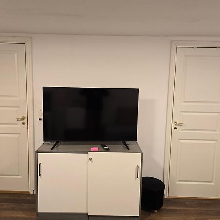 Beautiful 2 Rooms Apartment In Klofta,Near Oslo Airport& Oslo Esterno foto