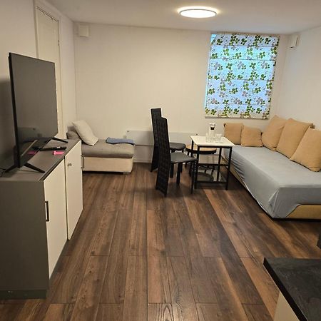 Beautiful 2 Rooms Apartment In Klofta,Near Oslo Airport& Oslo Esterno foto
